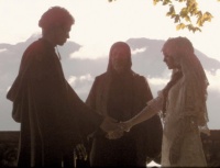 Anakin bierze ślub z Padmé.