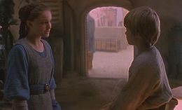 Pierwsze spotkanie pomiędzy Anakinem a jego przyszłą małżonką.
